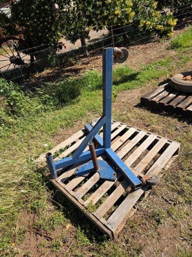 ENGINE STAND