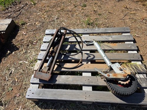 HYDRAULIC RAM  JOCKEY WHEEL