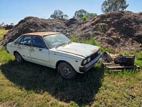 TOYOTA CORONA