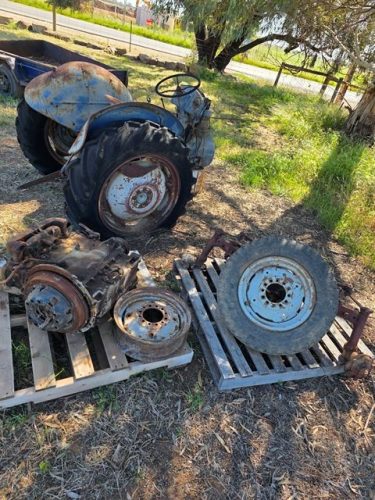 TRACTOR 2-2