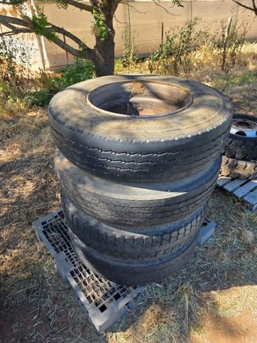 TYRES (4)